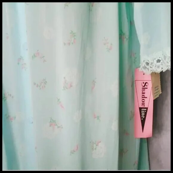 Vintage Nylon Peignoir Robe NEW WITH TAGS, Lace, Embroidery - Picture 6 of 16